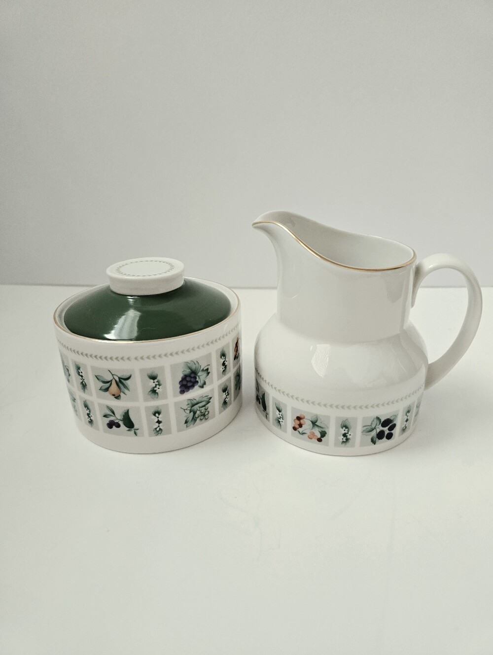Mid Century Royal Doulton Tapestry Pattern Sugar Bowl W/lid And Creamer. England
